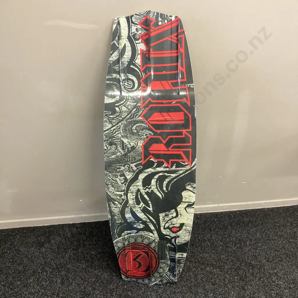 Ronix Vault 134 Wakeboard With 1.75" Hook Fins & Ronix District Boots Image 1++